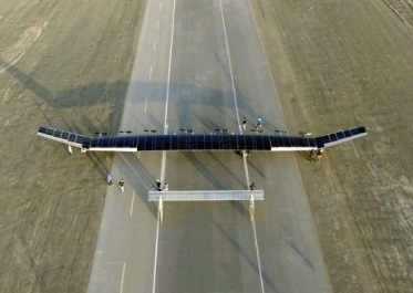 中國首款大型太陽能無人機(jī)完成20000米高空圓滿完成飛行任務(wù)